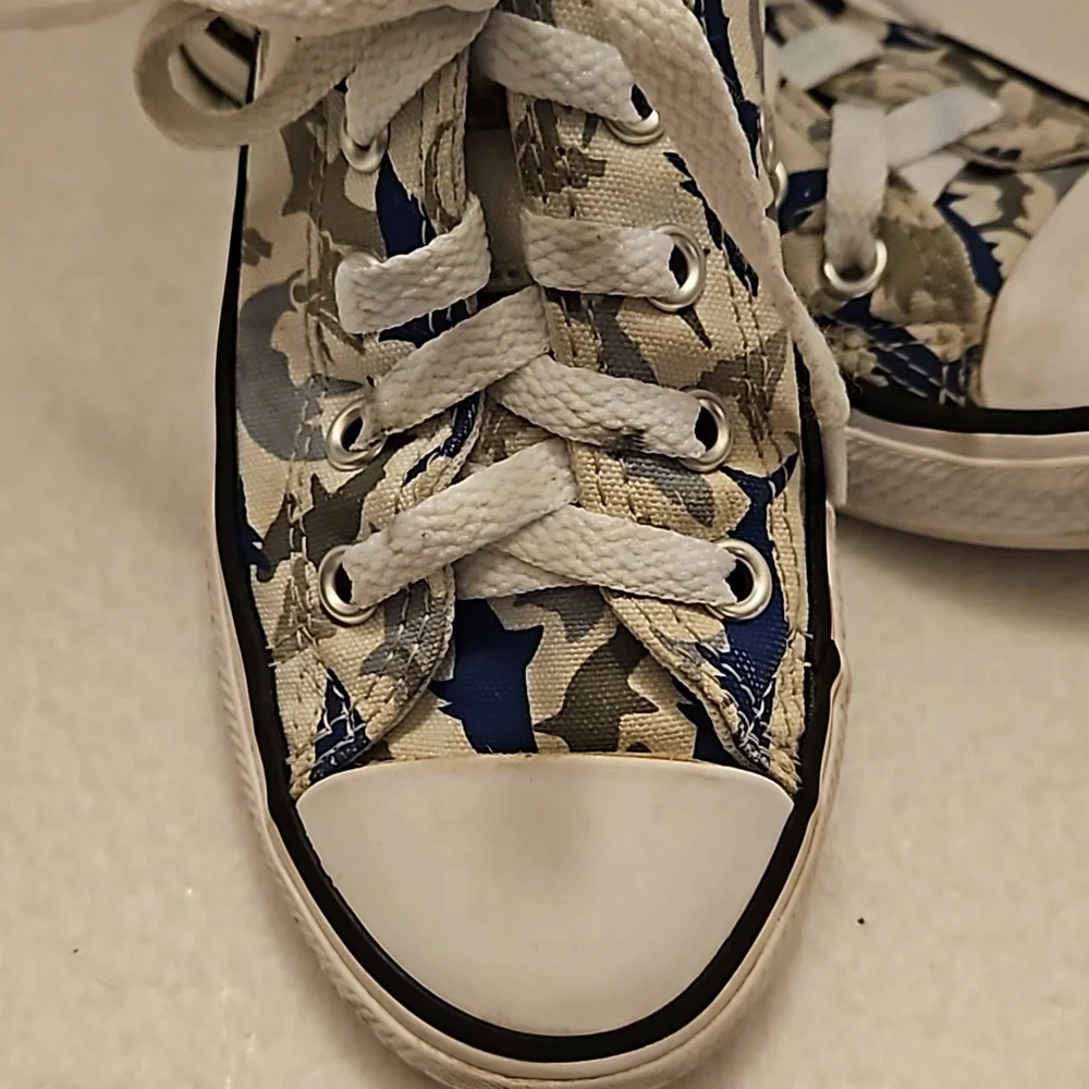 Converse All Stars Low Top Sneakers Blue/Gray Shark Bite Fish Novelty Sz 12